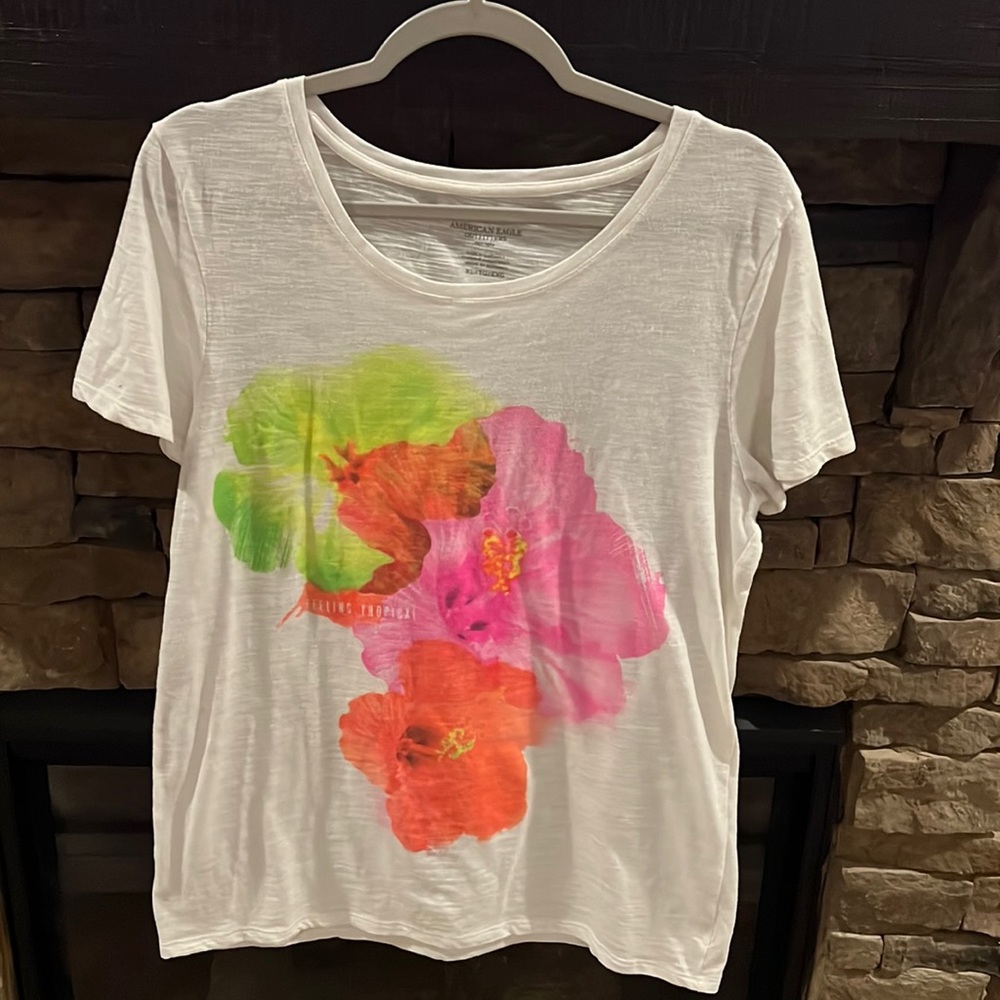Women's American Eagle XL thin white floral tee